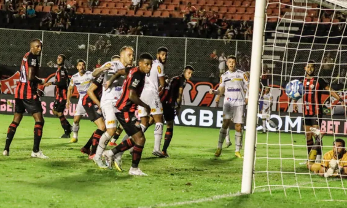 Vitória vence Novorizontino em casa e volta ao G4 da Série B