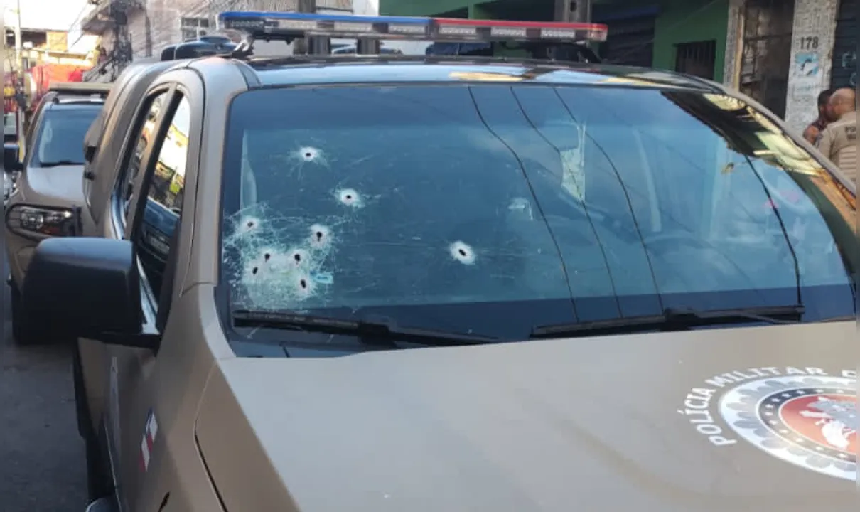 PMs trocam tiros com suspeitos após ataque a viatura em Tancredo Neves