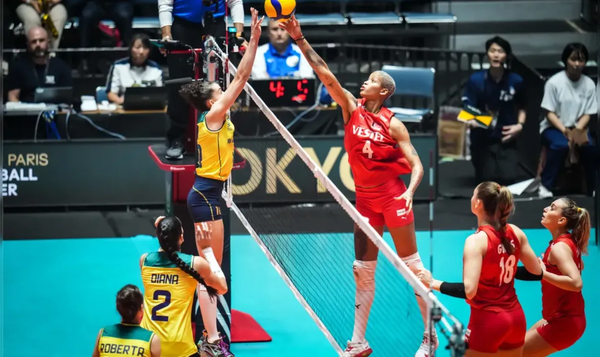 Brasil perde no tie-break para o Japão e vai disputar 3º lugar no vôlei em  Chengdu; sinopense é titular – Só Notícias