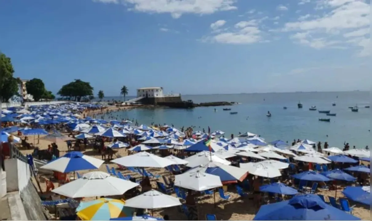 Praia do Porto da Barra não está na lista de locais que devem ser evitados