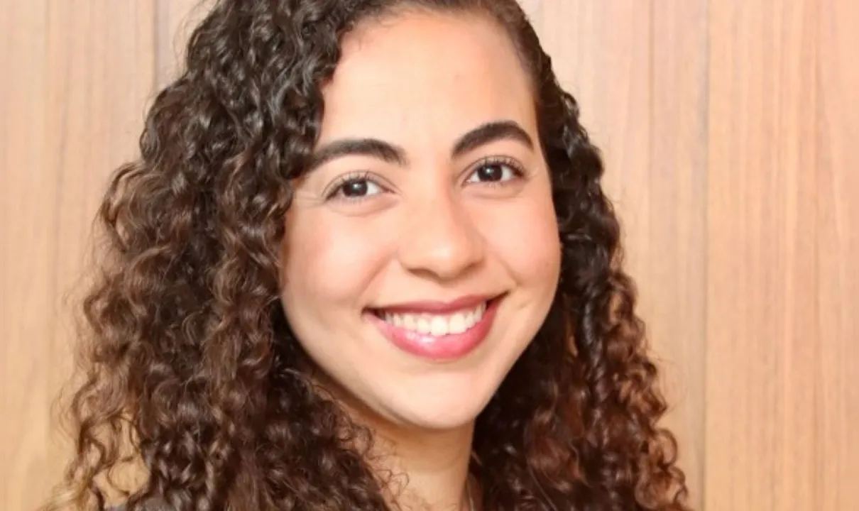 Lorena Carvalho se formou em Serviço Social em 2016