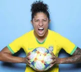 Ex-Seleção, Cris Rozeira dispara: 'O pau ia torar no vestiário'