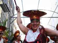Desfile de blocos afro e afoxés movimenta Centro Histórico de Salvador