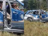 Dois policiais ficam feridos após viatura capotar em rodovia na BA