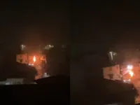 Fiação de poste pega fogo no bairro de Itapuã; VÍDEO