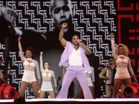 Léo Santana surpreende e canta lançamento ‘Golzinho Vermelho’ no FIB