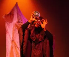 Comédia e mistério: espetáculo 'Malasombra' chega ao Teatro Gamboa