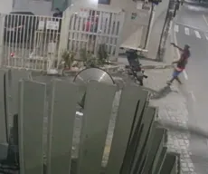Vídeo: homem rouba moto e celular de entregador em Cajazeiras