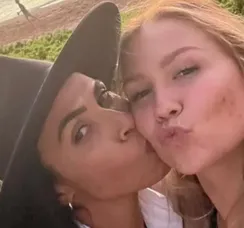 Namorada de Marta consola jogadora após eliminação: 'Orgulhosa'