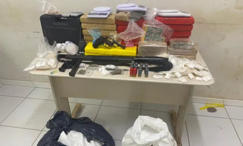 
				
					Ação fecha laboratório e apreende mais de 30 kg de drogas na Bahia
				
				