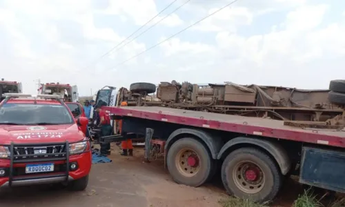 
				
					Acidente envolvendo caminhões deixa dois feridos na Bahia
				
				