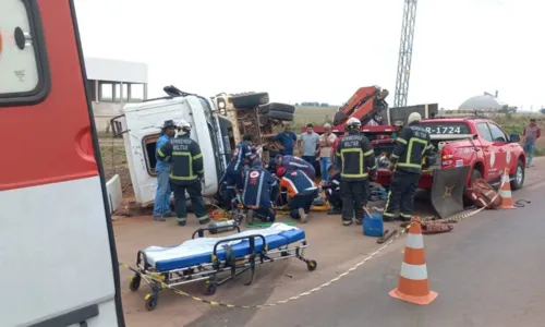
				
					Acidente envolvendo caminhões deixa dois feridos na Bahia
				
				