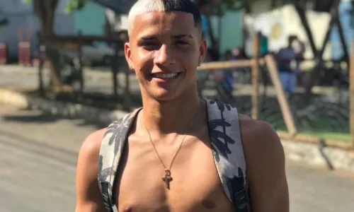 
				
					Adolescente com farda de escola é assassinado a tiros em São Cristóvão
				
				