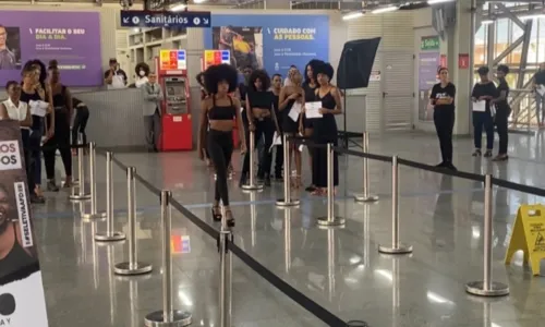 
				
					Afro Fashion Day faz seletiva de modelos no metrô; veja como concorrer
				
				