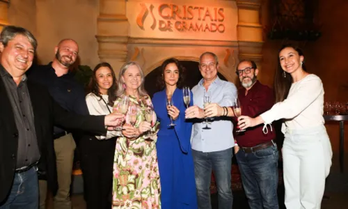 
				
					Alice Braga recebe homenagem no Festival de Cinema de Gramado
				
				