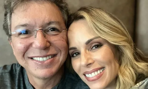 
				
					Ana Furtado relembra apoio de Boninho durante tratamento contra câncer
				
				