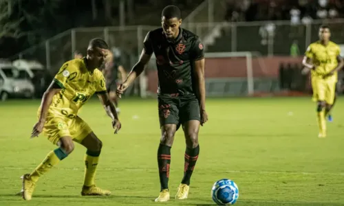 
				
					Análise: na liderança da Série B, Rubro-Negro não sai do 0 a 0 no Barradão
				
				