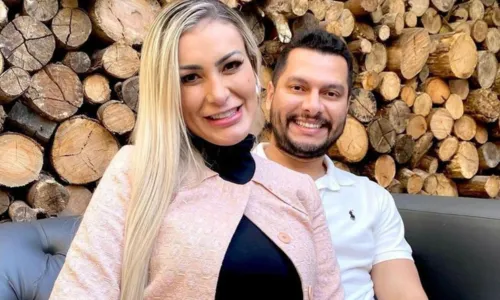 
				
					Andressa Urach revela viver amizade colorida com ex-marido: 'Gosto'
				
				