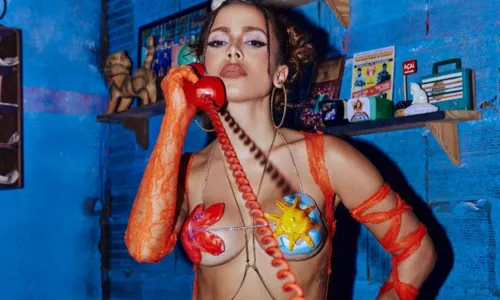 
				
					Anitta fala sobre pagode baiano e ensaios de carnaval: 'Onde me divirto'
				
				