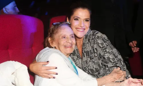 
				
					Aos 95 anos, Laura Cardoso protagoniza momento de emoção com Ingrid Guimarães
				
				