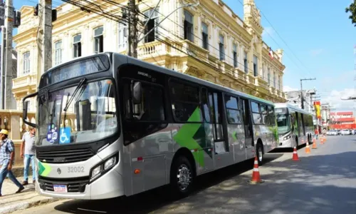 
				
					Após indícios de irregularidades, TCM suspende licitação do  BRT de Feira de Santana
				
				