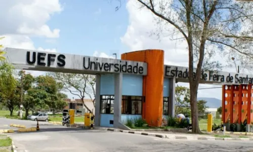 
				
					Após um mês de greve, alunos da UEFS retornam às aulas
				
				