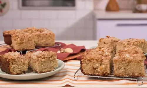 
				
					Aprenda receita fácil de bolo de maçã com castanha-do-pará
				
				