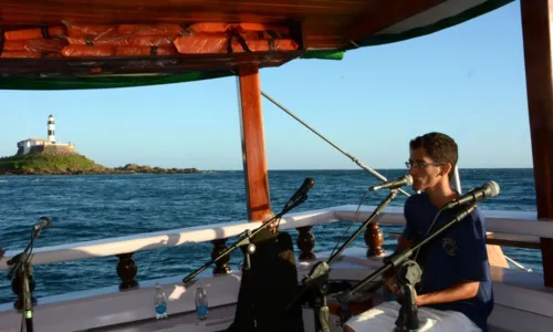 
				
					Aquarela no Mar volta a Baía de Todos-os-Santos com o Barco do Samba
				
				