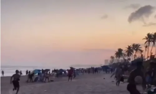 
				
					Banhistas são roubados durante arrastão na praia de Jaguaribe
				
				