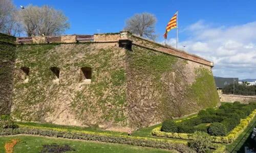 
				
					Barcelona: confira dez passeios imperdíveis para fazer na cidade espanhola
				
				