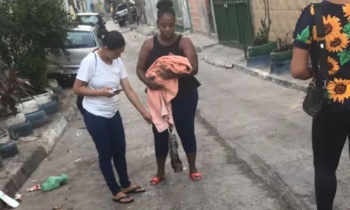 
				
					Bebê é encontrado abandonado próximo a lixo na Boca do Rio
				
				