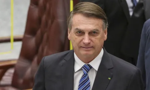 
				
					Bolsonaro ganha prêmio na Mega-Sena em bolão com funcionários
				
				
