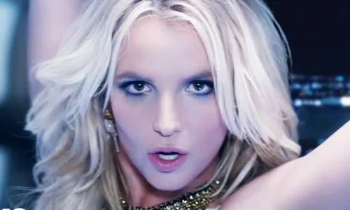 
				
					Britney Spears se declara para o Brasil em biografia: 'Me senti livre'
				
				