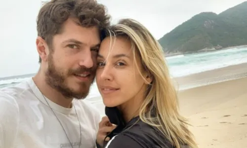 
				
					Caio Paduan e Cris Dias terminam relacionamento após cinco anos
				
				