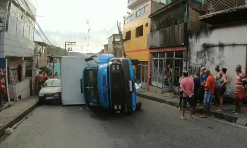 
				
					Caminhão de café que esmagou homem em São Caetano é saqueado por moradores
				
				