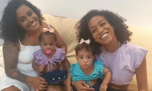 
				
					Casal de lésbicas faz inseminação e engravida ao mesmo tempo na Bahia
				
				