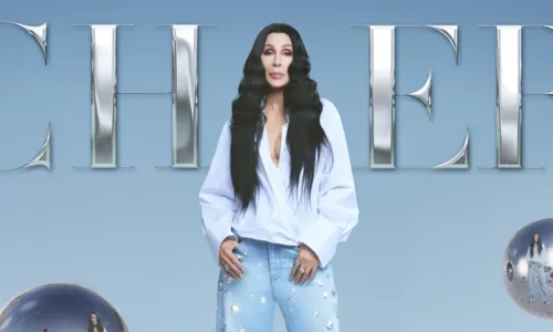 
				
					Cher divulga nas redes capa de primeiro álbum de Natal
				
				