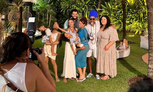 
Clara e Nina: filhas de Carlinhos Brown se conhecem pela 1ª vez

