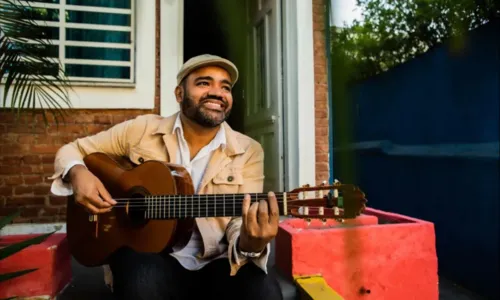 
				
					Com a participação de Tiganá Santana, Flávio Assis lança Luar-do-chão
				
				