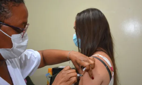 
				
					Covid-19 e gripe: veja esquema de vacinação na terça (19) em Salvador
				
				