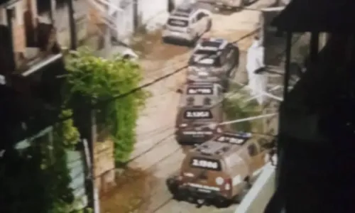 
				
					Criança é baleada durante tiroteio em bairro de Salvador
				
				