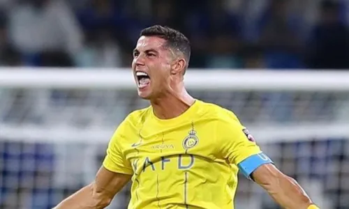 
				
					Cristiano Ronaldo quebra recorde e atinge marca inédita no Instagram
				
				