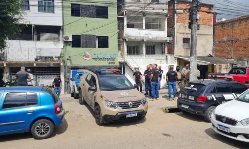 
				
					Duas mulheres são encontradas mortas dentro de casa em bairro de Salvador
				
				