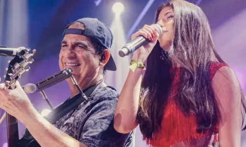 
				
					Durval Lelys canta com a filha em gravação de DVD na Bahia
				
				