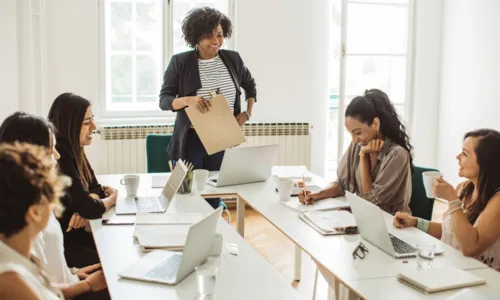 
				
					Empreendedorismo feminino: rompendo barreiras, construindo futuros
				
				