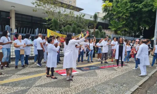
				
					Governo da Bahia anuncia pagamento do piso da enfermagem em setembro
				
				
