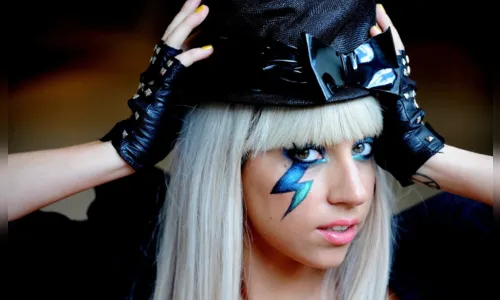 
				
					Há 15 anos, Lady Gaga estreava com álbum 'The Fame'
				
				