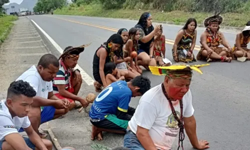 
				
					Indígenas realizam protesto contra Marco Temporal na BR-101
				
				
