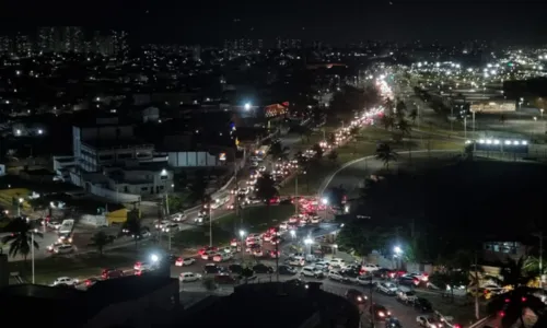 
				
					Interdição causa congestionamento na orla de Salvador
				
				