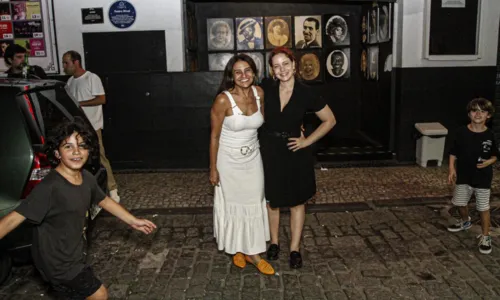 
				
					Leandra Leal celebra 9 anos da filha com festa em teatro no Rio
				
				